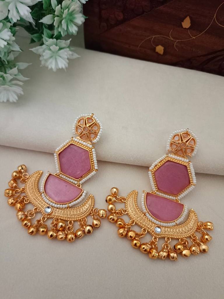 Brass-Plated Kundan Studded And Beaded Geometric Kashmiri Drop Earrings : VS105367
