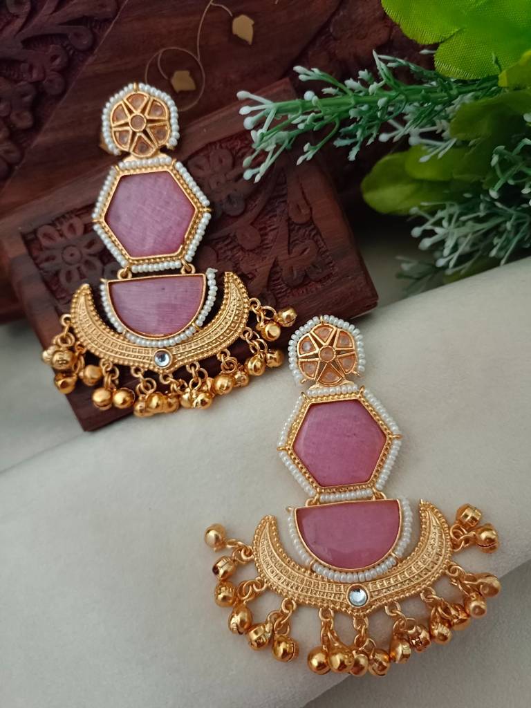 Brass-Plated Kundan Studded And Beaded Geometric Kashmiri Drop Earrings : VS105367