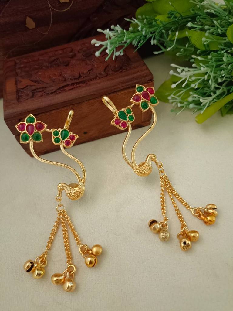 Brass-Plated Kundan Studded Gold-Toned Floral Peacock Ear Cuff Bugadi Earrings : VS105372