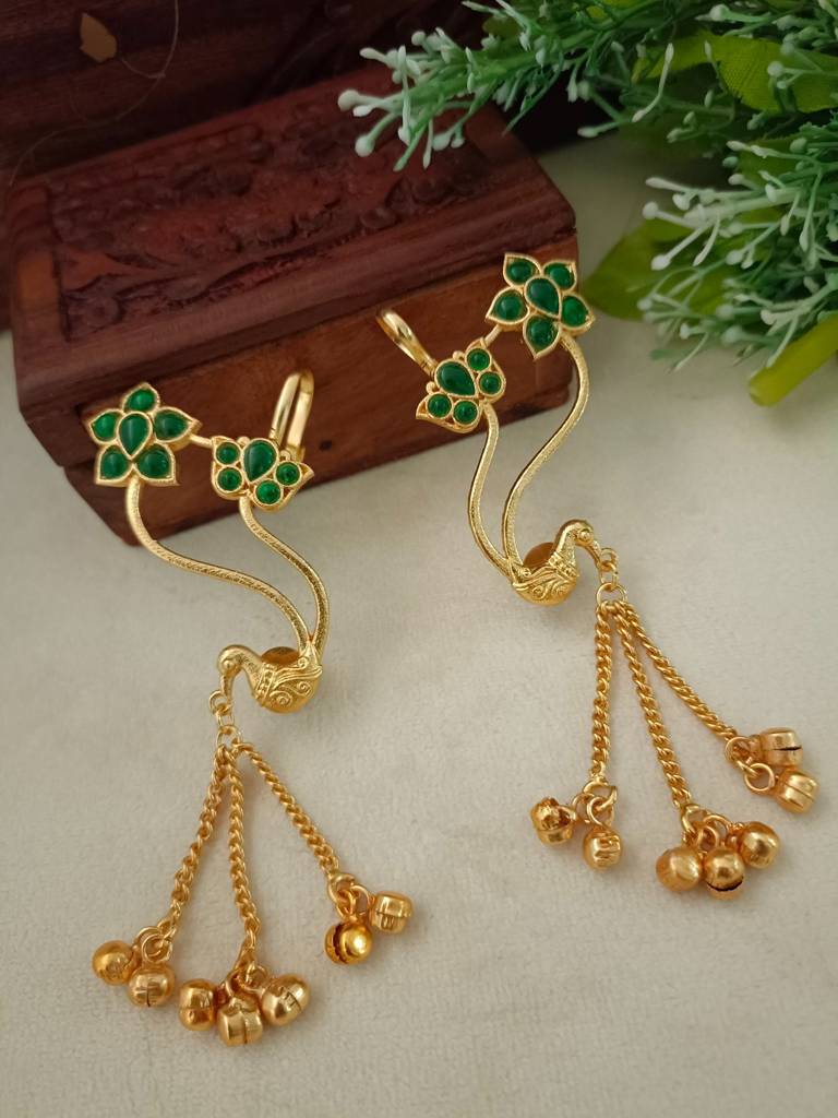 Brass-Plated Kundan Studded Gold-Toned Floral Peacock Ear Cuff Bugadi Earrings : VS105371