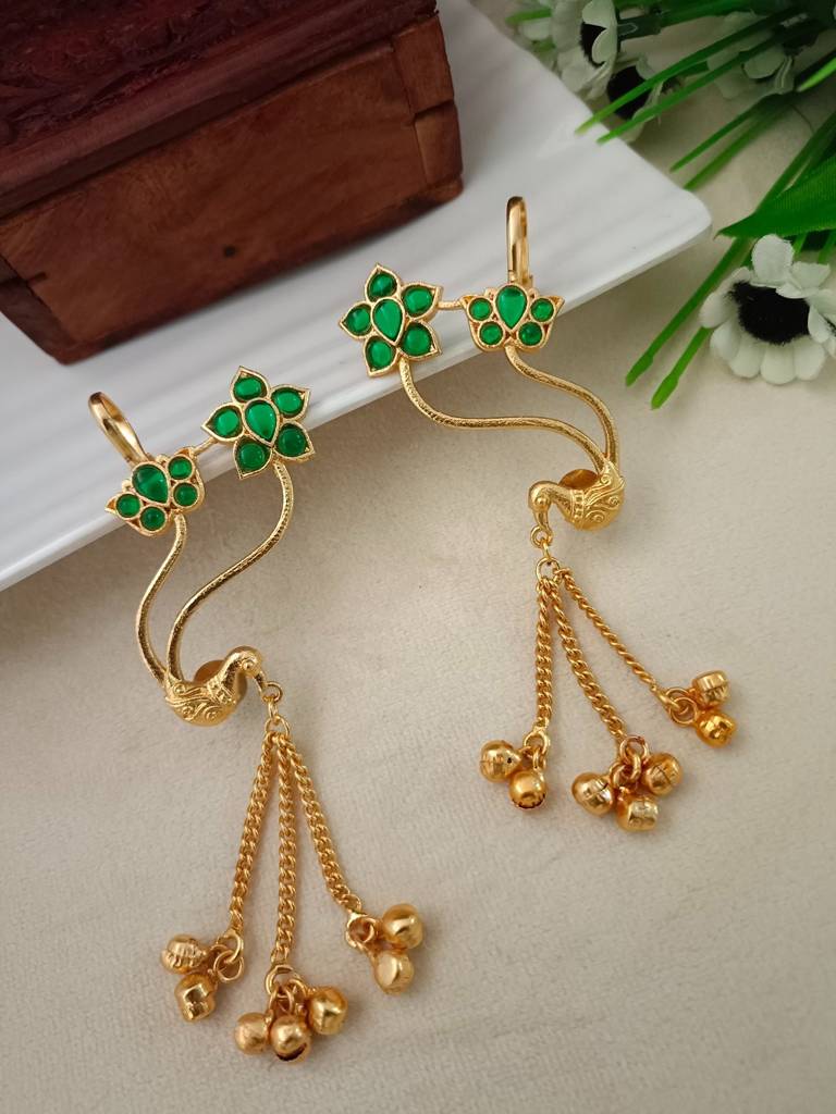 Brass-Plated Kundan Studded Gold-Toned Floral Peacock Ear Cuff Bugadi Earrings : VS105371
