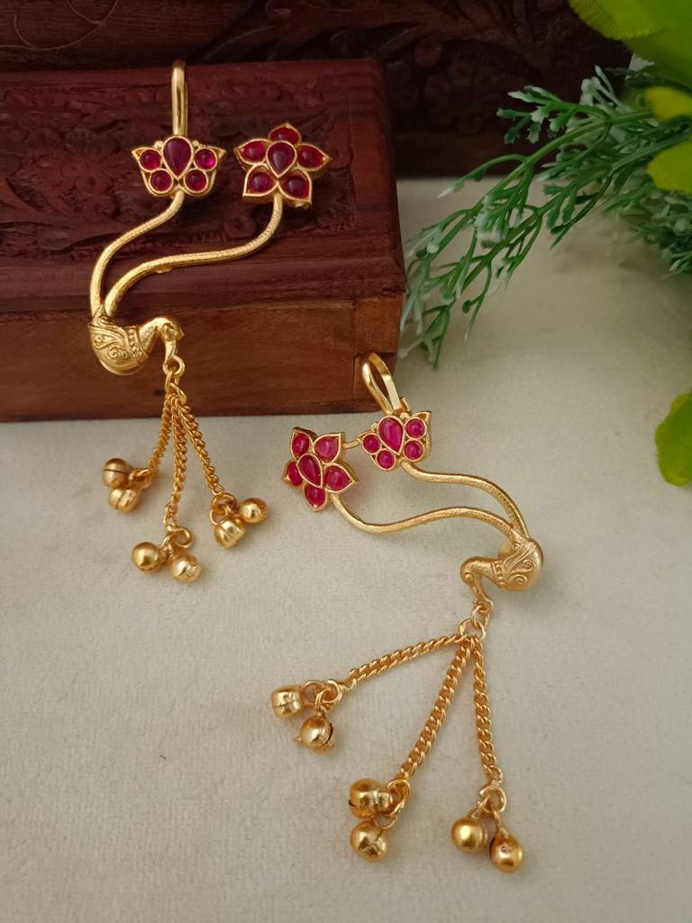 Brass-Plated Kundan Studded Gold-Toned Floral Peacock Ear Cuff Bugadi Earrings : VS105370