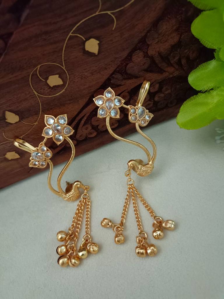 Brass-Plated Kundan Studded Gold-Toned Floral Peacock Ear Cuff Bugadi Earrings : VS105373
