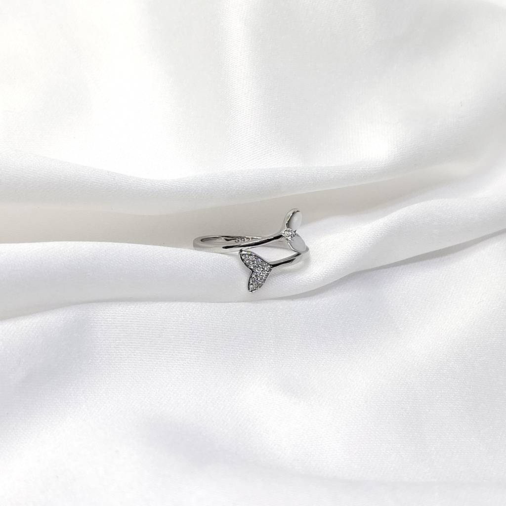 Wave Flow Silver Ring – Trendy Fluid Design Ring For Girls : LRG-110074