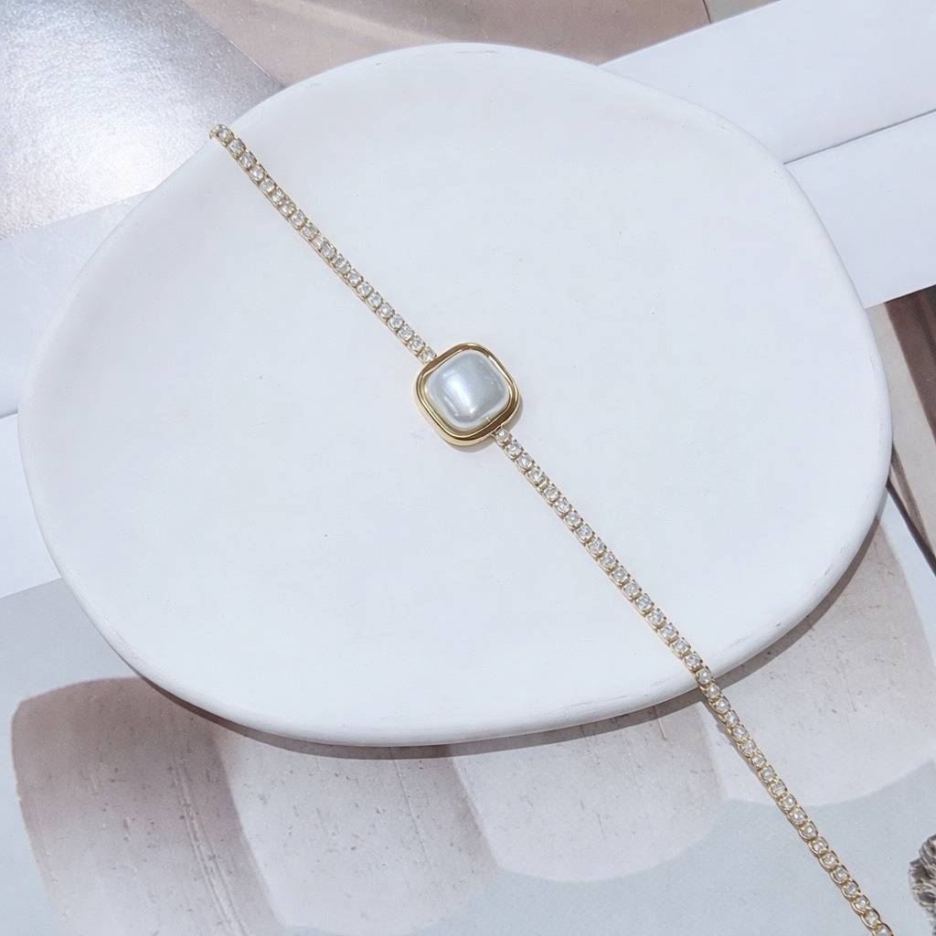 Lunar Pearl Pave Bracelet : Le164