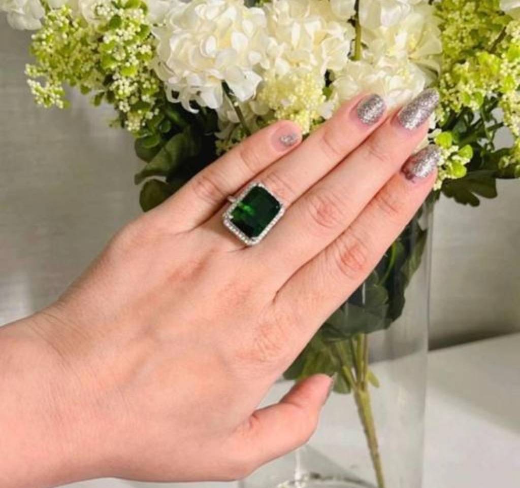 Emerald Radiance Halo Ring : Le227