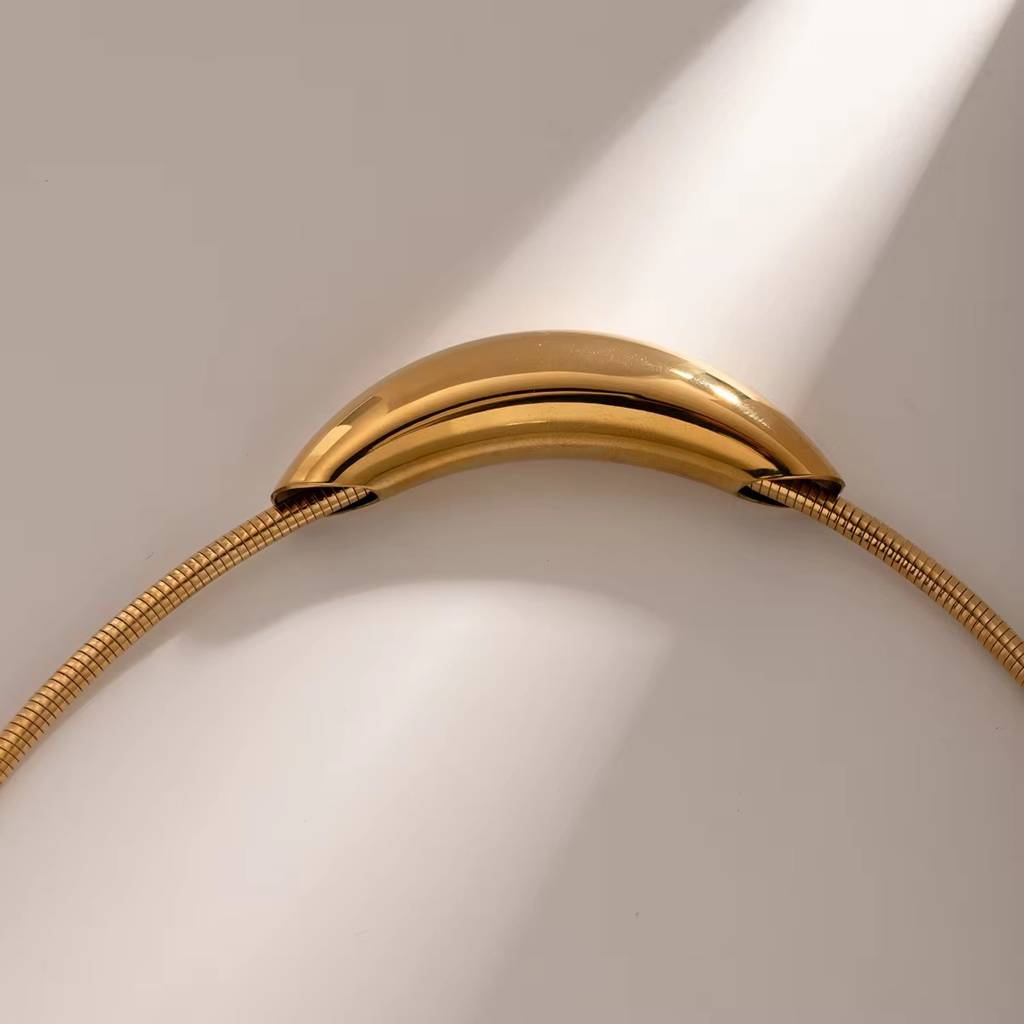 Minimal Solstice Arc Necklace |Skin Safe, Elegant Occasion/Party Wear : 100499