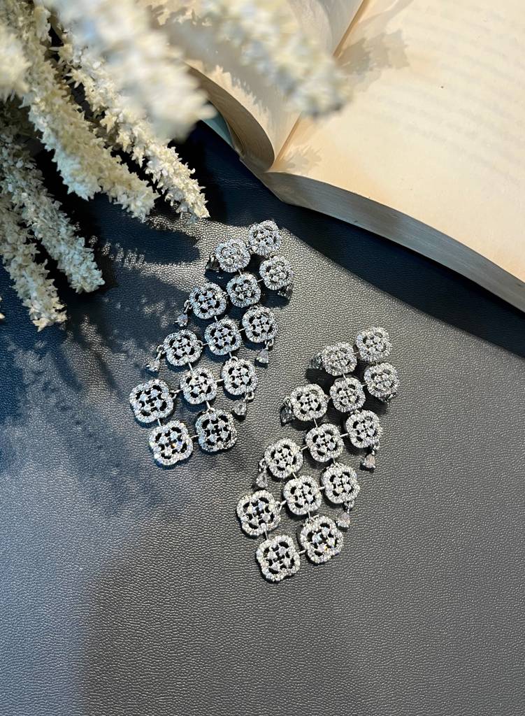 White Zircon Dangling Earrings : PR-979