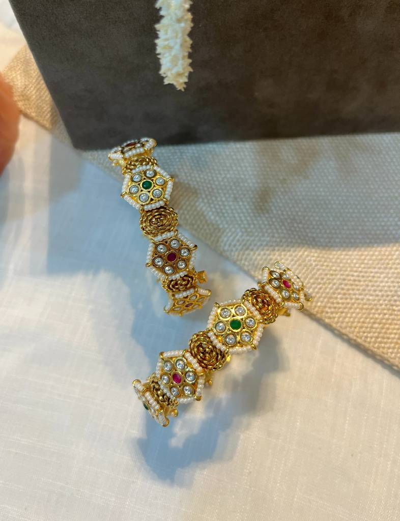 Temple Bangle Set With Pearl Accents : PR-998