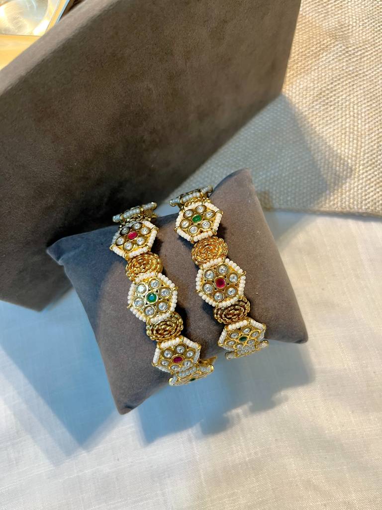 Temple Bangle Set With Pearl Accents : PR-998
