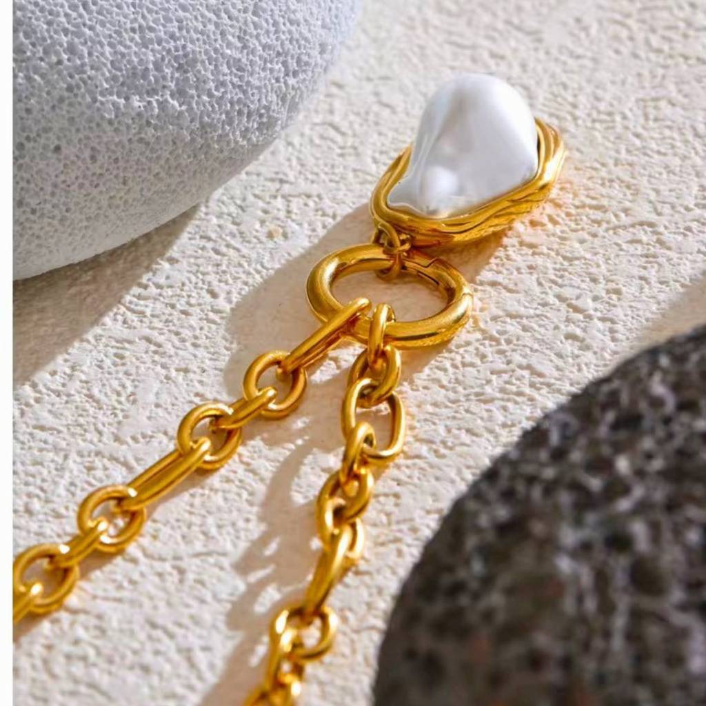 18K Gold Plated Baroque Pearl Necklace, Mist : INMIST