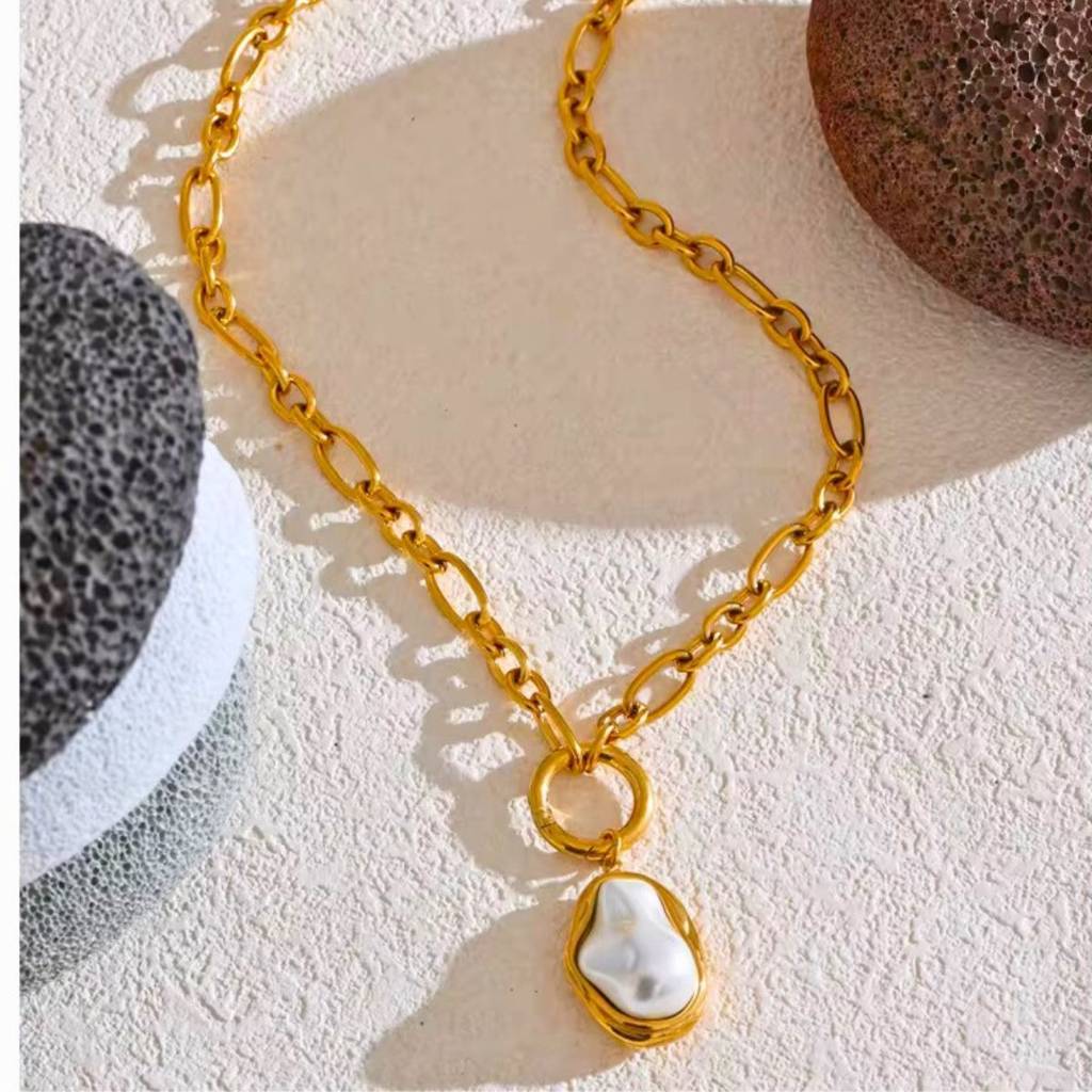 18K Gold Plated Baroque Pearl Necklace, Mist : INMIST