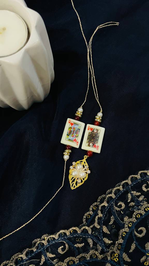 White King And Queen Rakhi And Lumba Set : J00307078