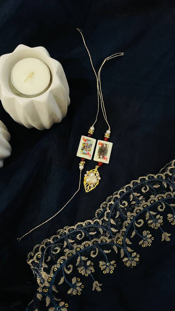 White King And Queen Rakhi And Lumba Set : J00307078