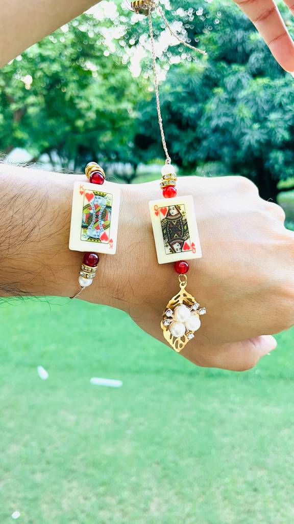 White King And Queen Rakhi And Lumba Set : J00307078