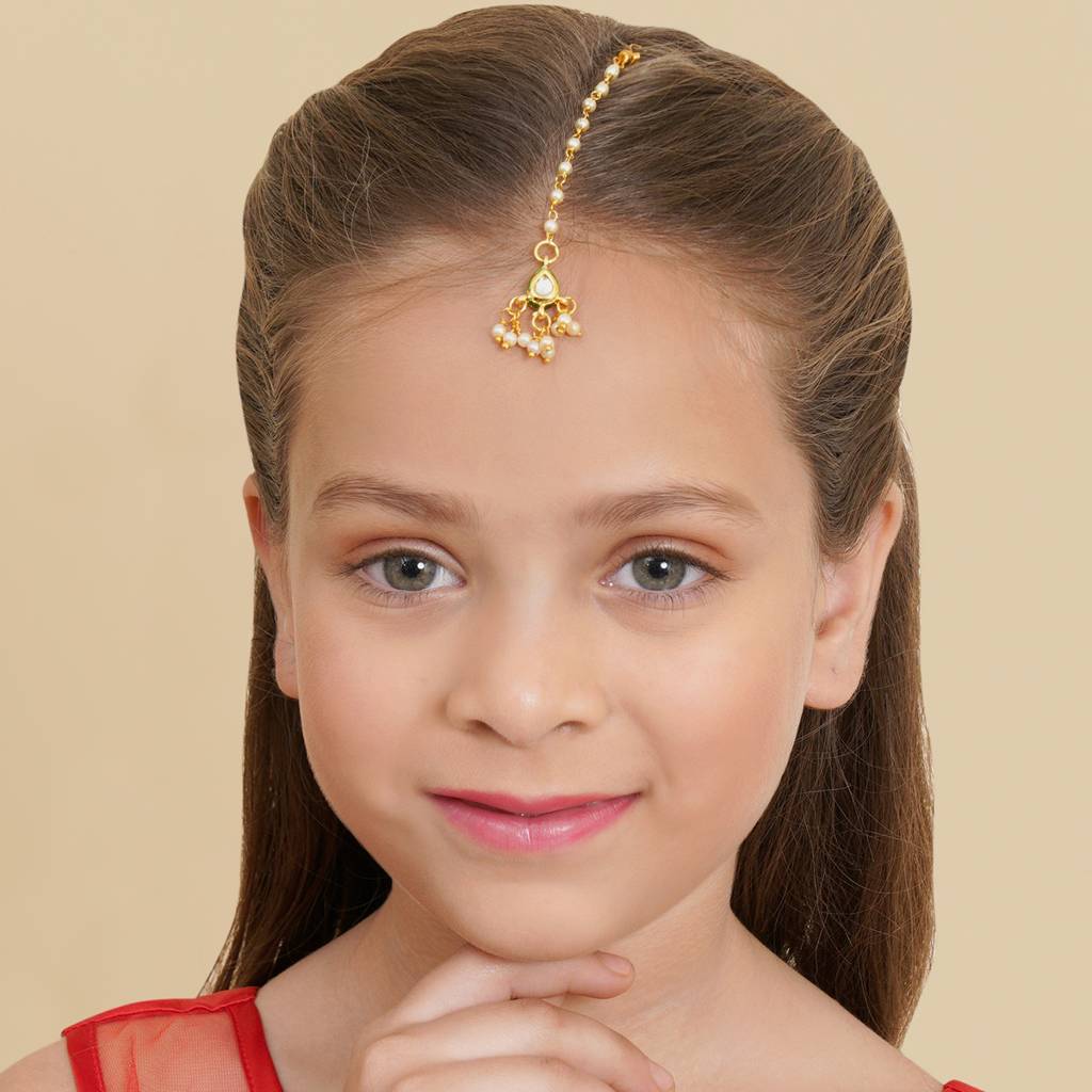 Kundan Maang Tikka With Pearl Hangings : RRKDEC22-45