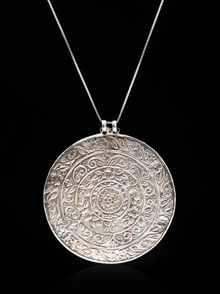 Sterling Silver Pendant With Round Shape Hand-Painted Shrinathji : JMY18