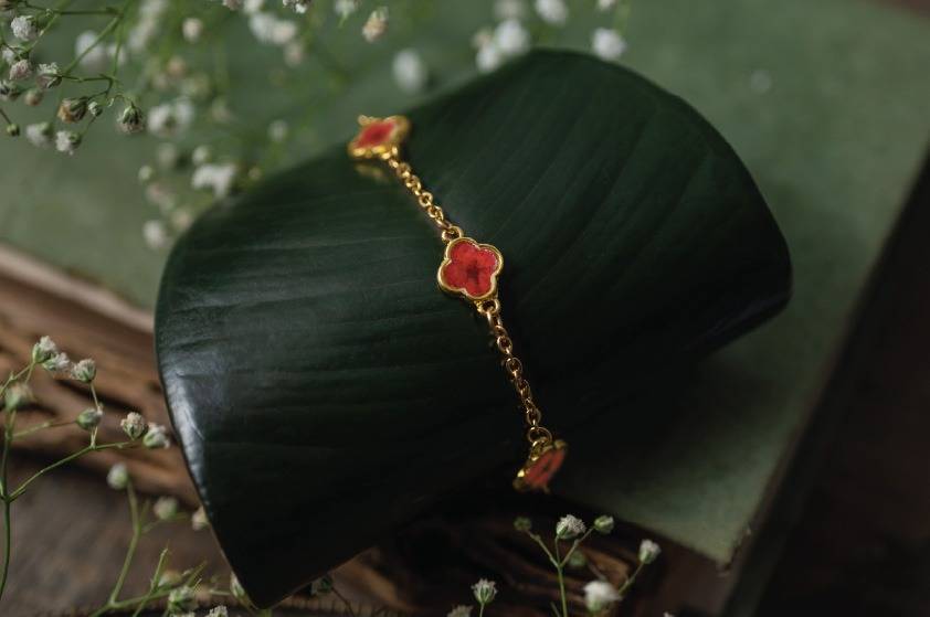 Secret Ember Bracelet : LA-CB-SE