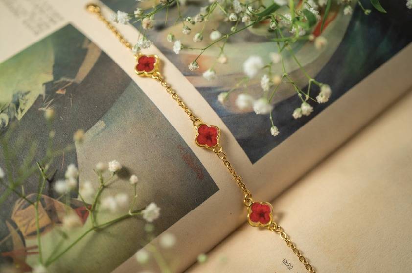 Secret Ember Bracelet : LA-CB-SE