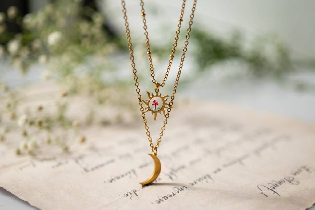 Night And Day Floral Necklace - Peony : LA-ND-PF