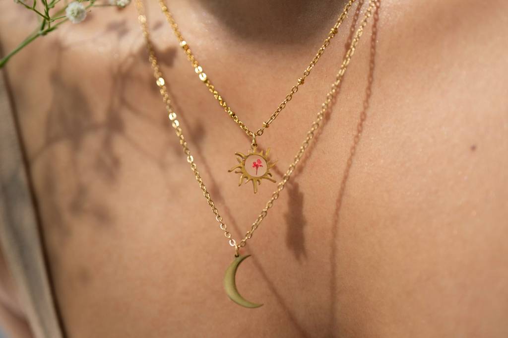 Night And Day Floral Necklace - Peony : LA-ND-PF