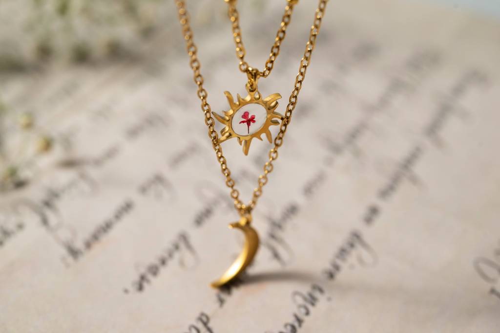 Night And Day Floral Necklace - Peony : LA-ND-PF