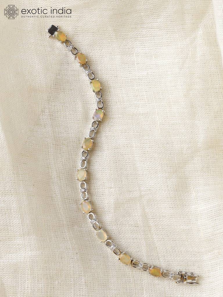 Oval-Cut Opal Gemstone Sterling Silver Bracelet : LDD286