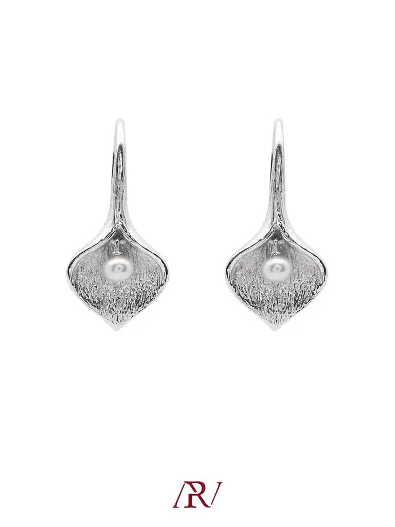 Leaf Bud Pearl Earrings : ARV-ER-043
