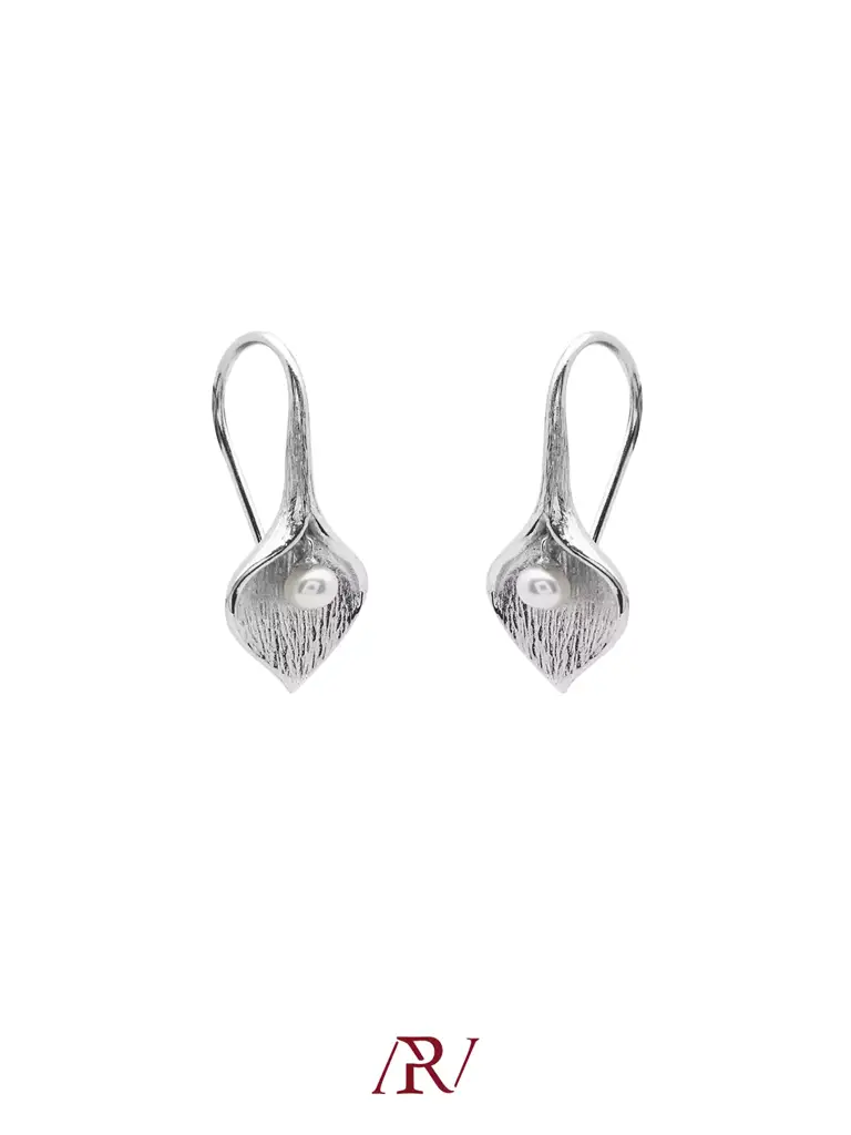 Leaf Bud Pearl Earrings : ARV-ER-043
