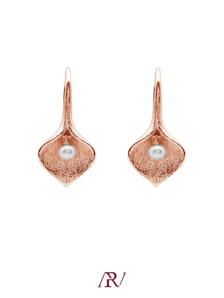 Leaf Bud Pearl Earrings : ARV-ER-043