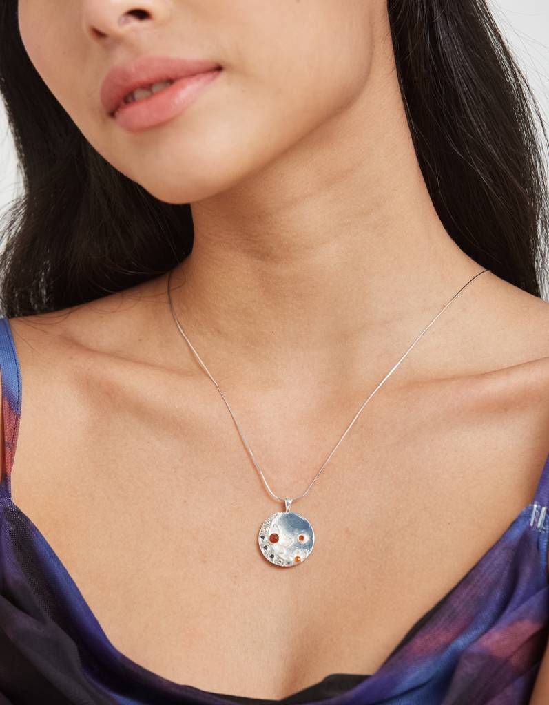 Carnelian & Kundan Full Moon Pendant : LLPE104