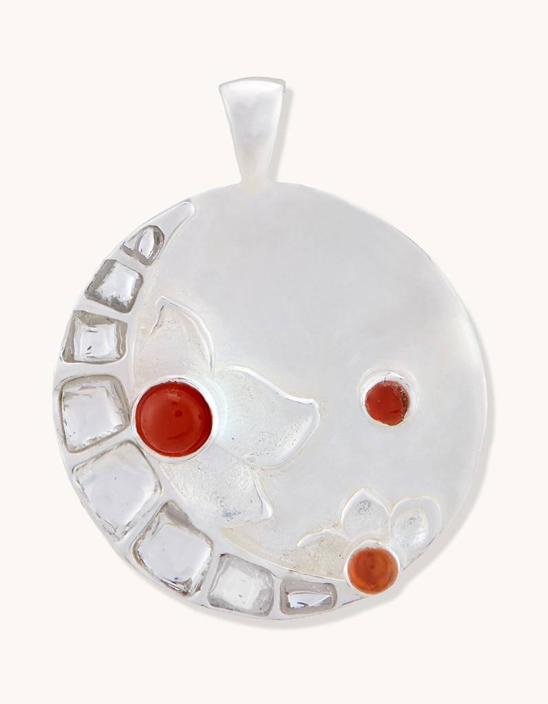 Carnelian & Kundan Full Moon Pendant : LLPE104