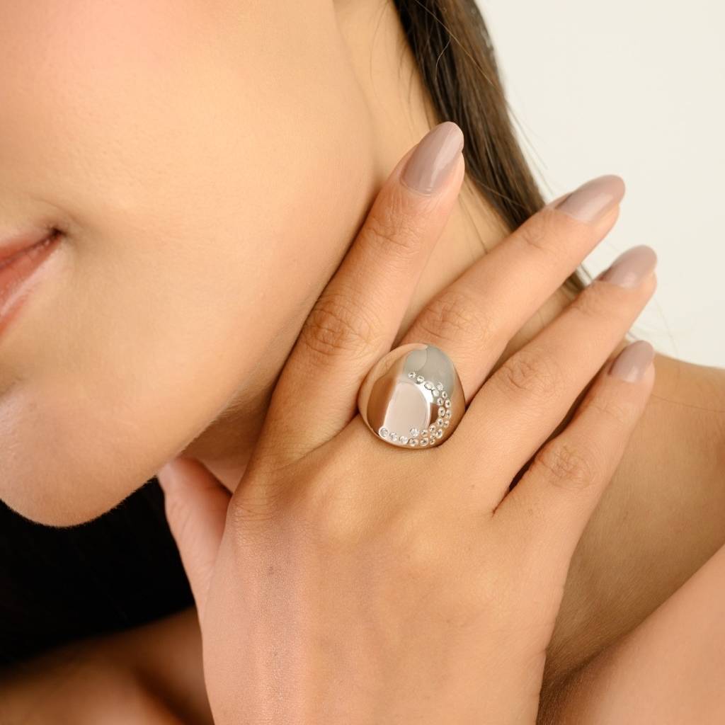925 Silver Signet Ring With Flush Setting Sparkling Cz Diamonds : LM166