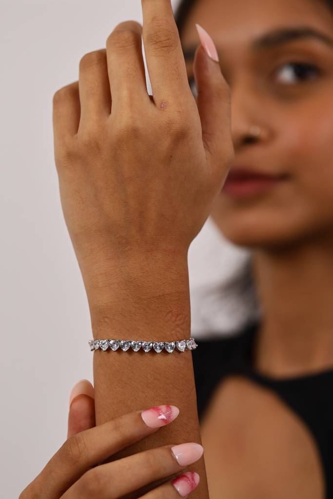 Elegant Heart Tennis Silver Bracelet : B031-65