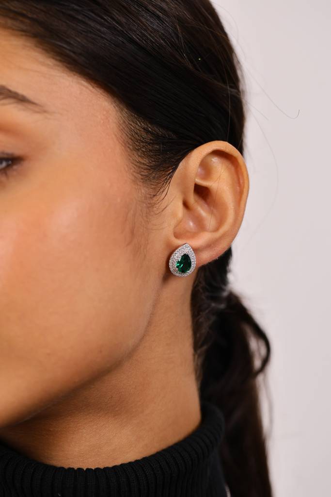 Serene Diamond And Emerald Silver Pendant Set : PS017