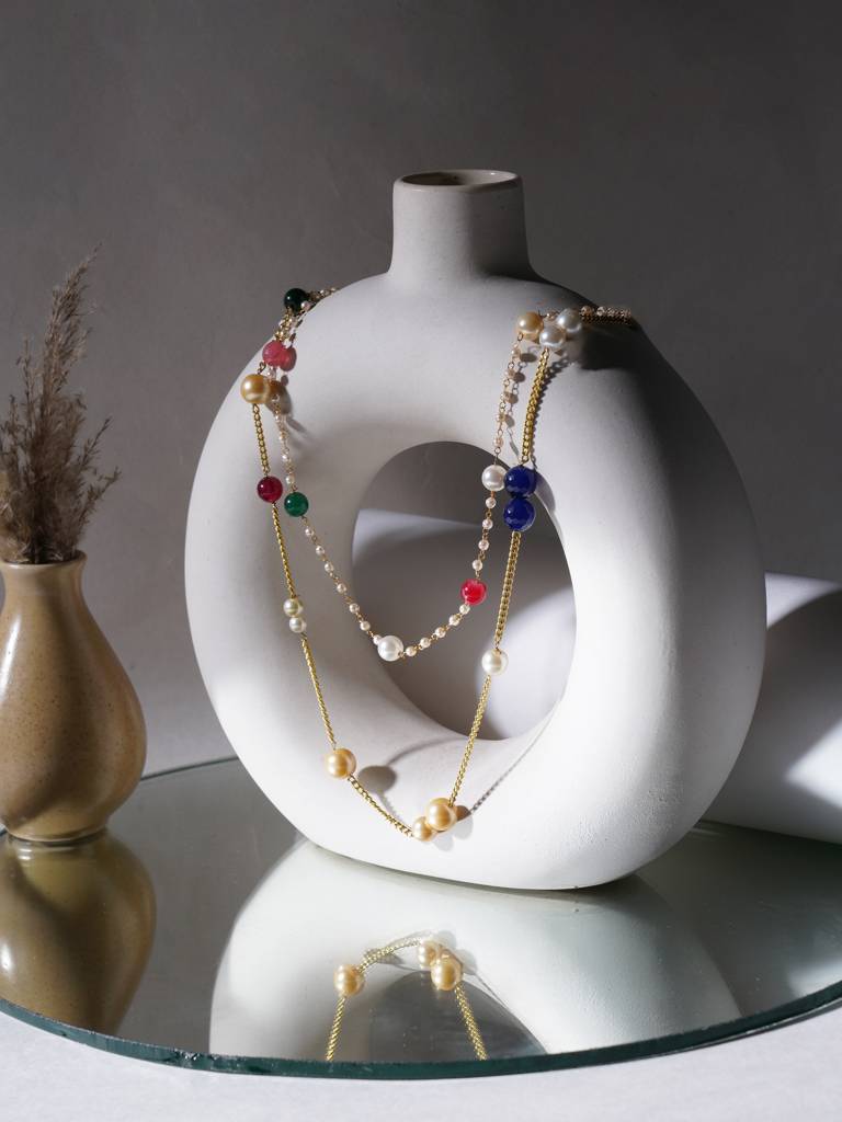 Layered Pearl And Gold Neckpiece With Multi Stones : RRA23-67