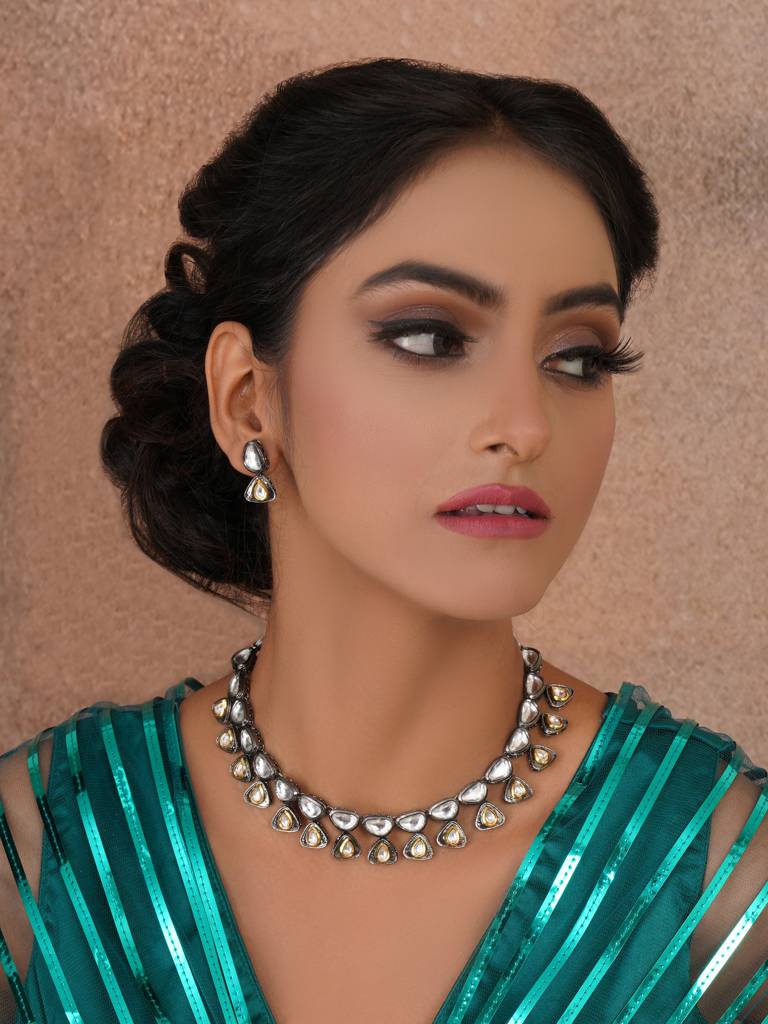 Dual Tone Kundan Neckpiece With Earrings : RRA23-17
