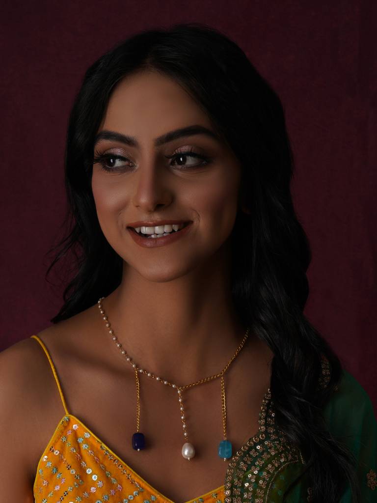 Long Pearl And Gold Chain Neckpiece : RRA23-58