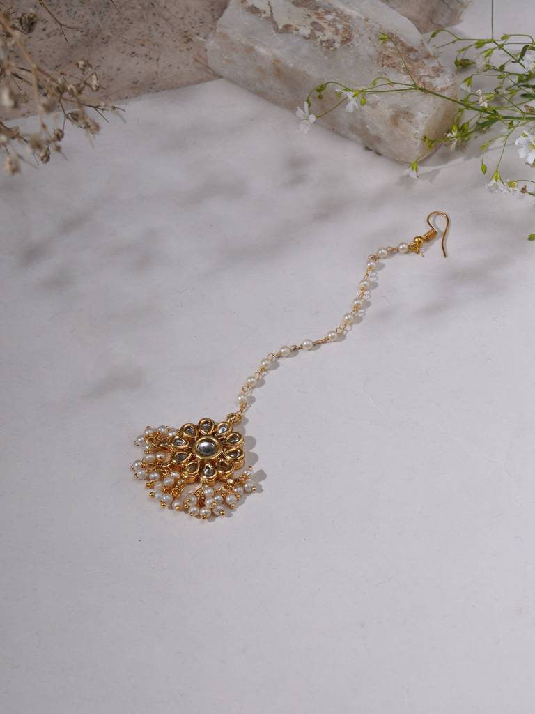 Flower Kundan & Pearl Maang Tikka : RRA23-40