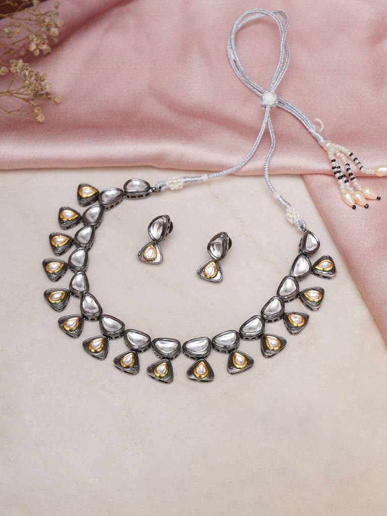 Dual Tone Kundan Neckpiece With Earrings : RRA23-17