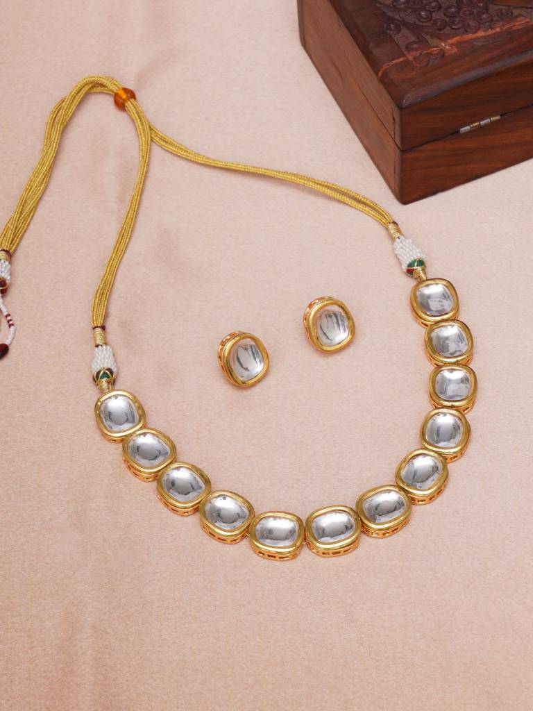 Uncut Kundan Choker With Studs : RRA23-10