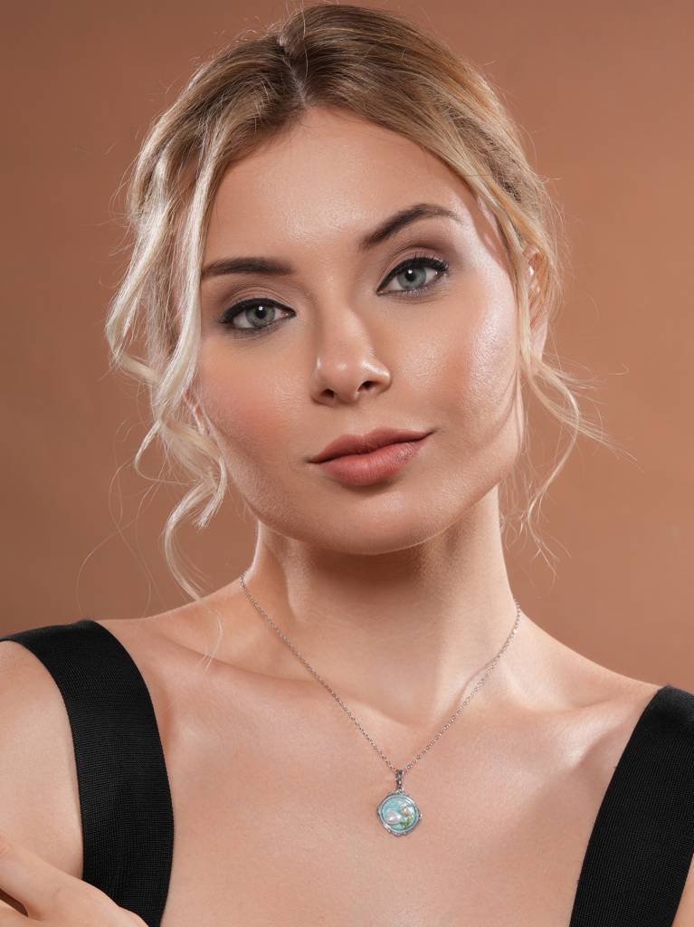 Cameo Pendant : NL-0443