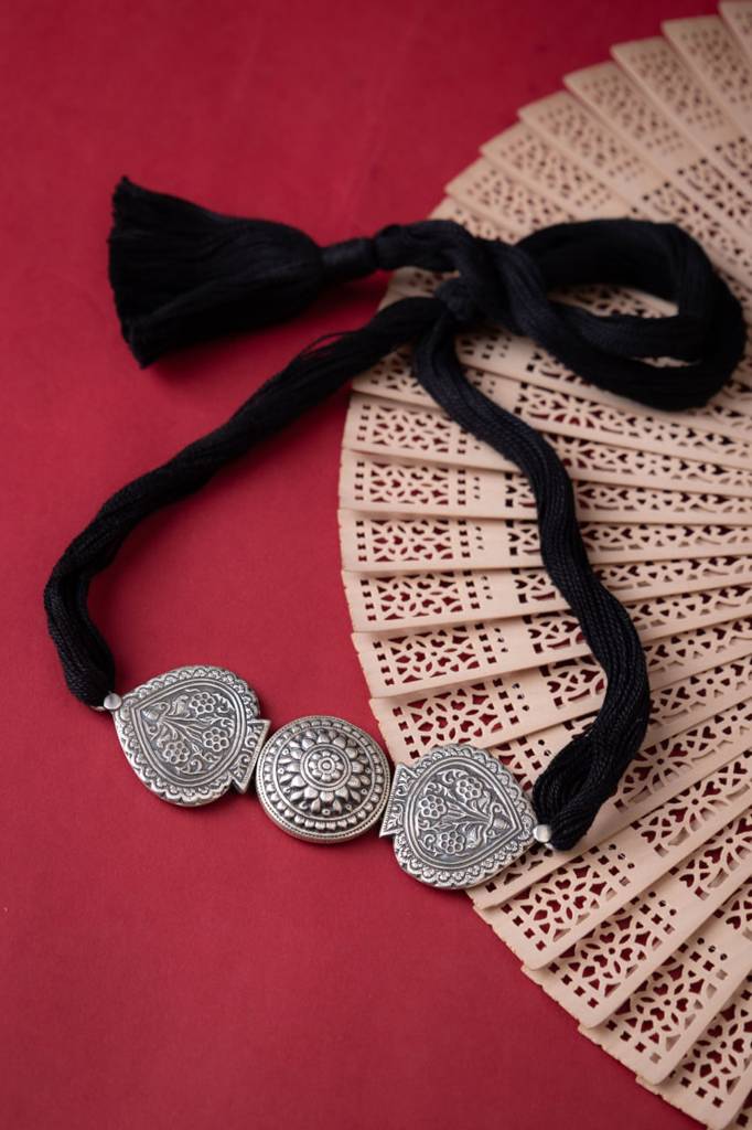 925 Sterling Silver Mizoya Intricate Paan Motif Timeless Choker : SN40224-B-1