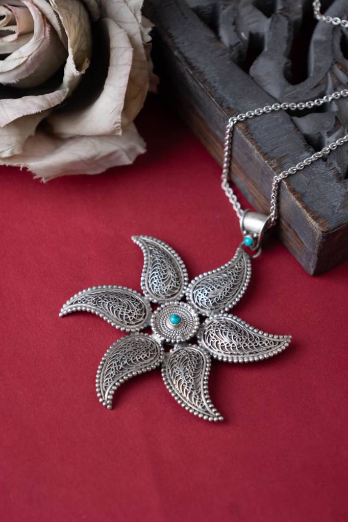 925 Sterling Silver Mizoya Intricate Blossom Flower Necklace : SN1823