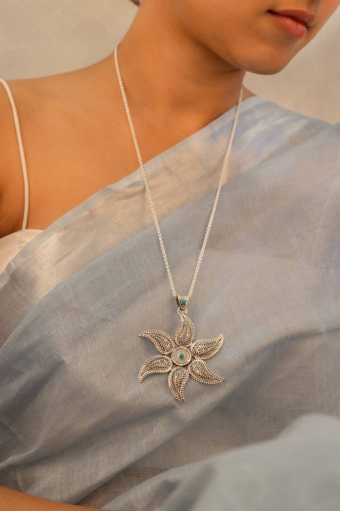 925 Sterling Silver Mizoya Intricate Blossom Flower Necklace : SN1823