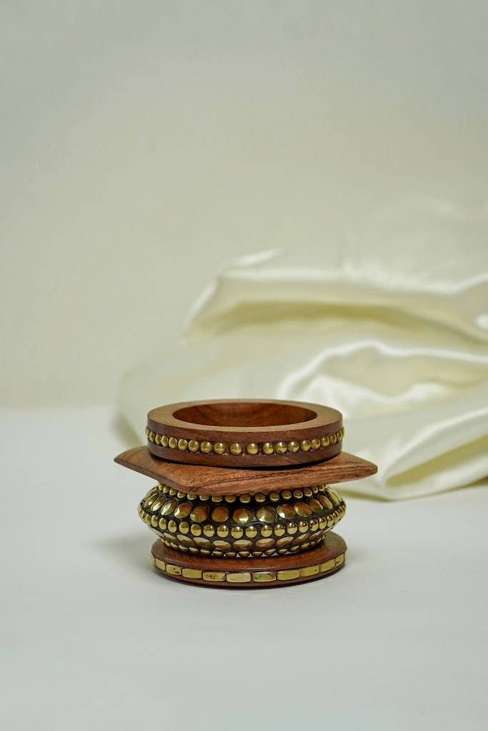 Zelci Sculpt Wave Bangle · Eternz