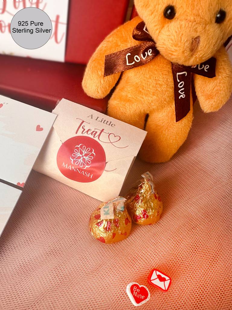 Mannash Romantic Love Bouquet Valentine Gift Box With Silver Bracelet : MZRVHB971D2399