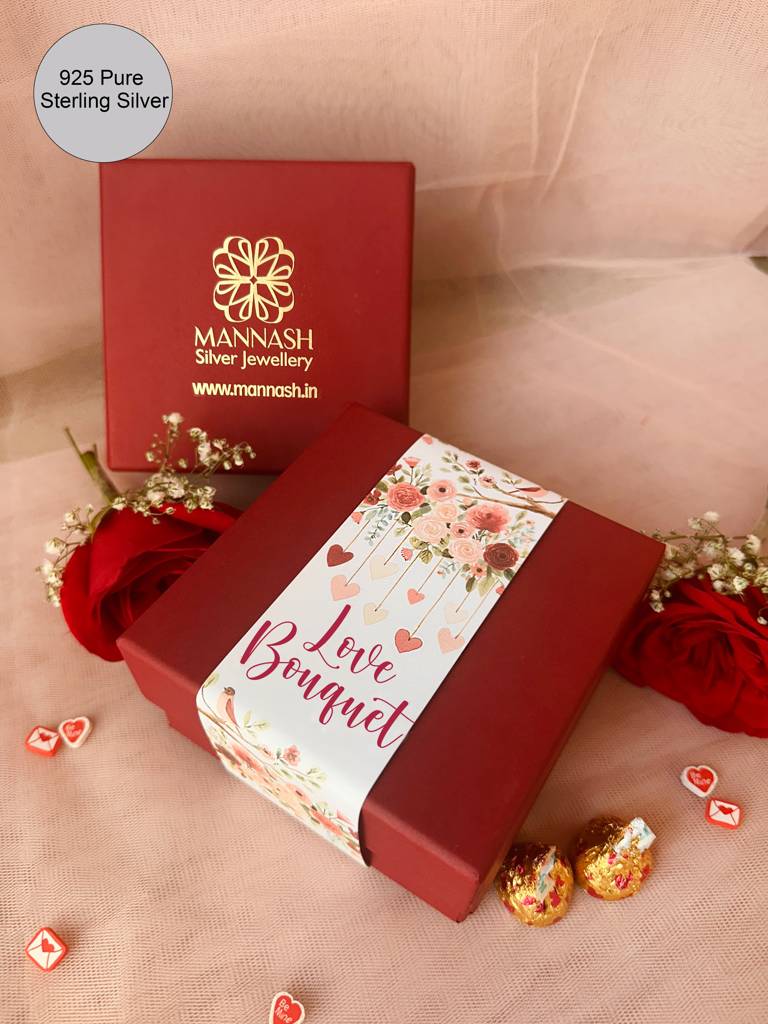 Mannash Romantic Love Bouquet Valentine Gift Box With Silver Bracelet : MZRVHB971D2399