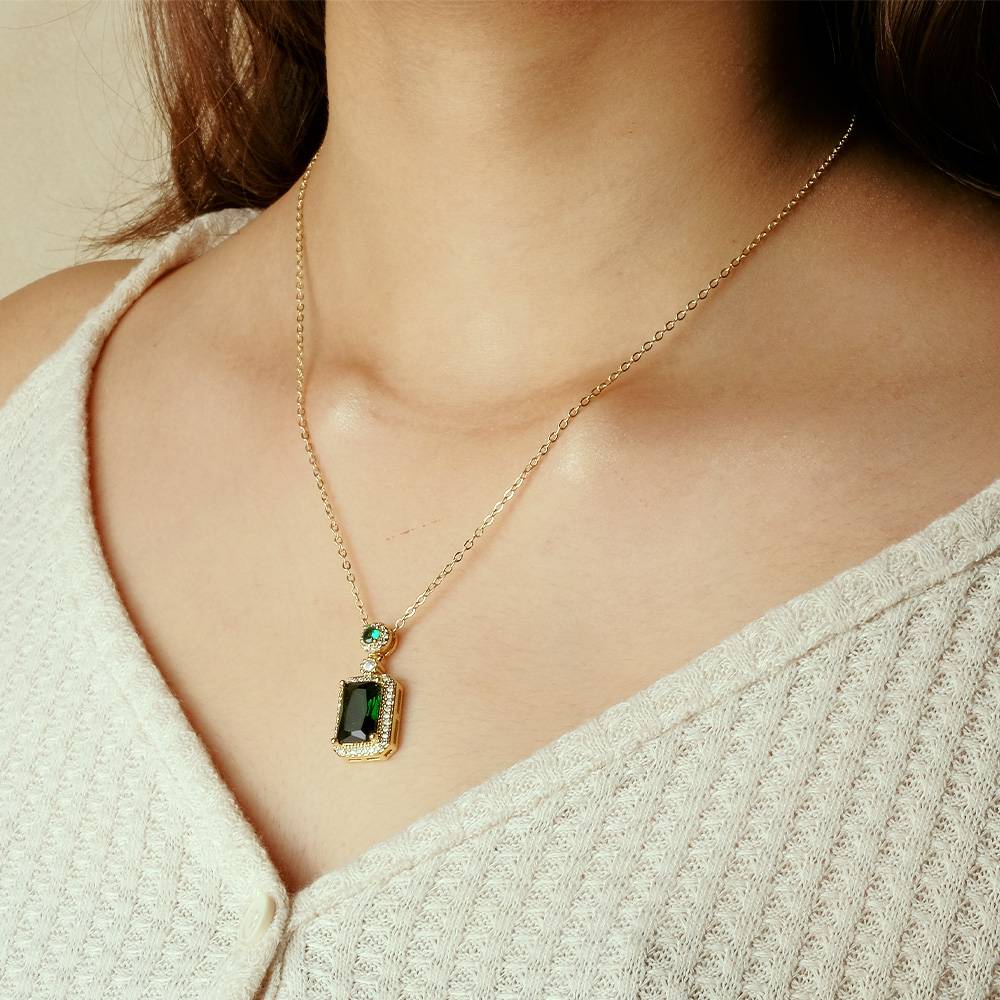 Emerald Stone Necklace : NG189