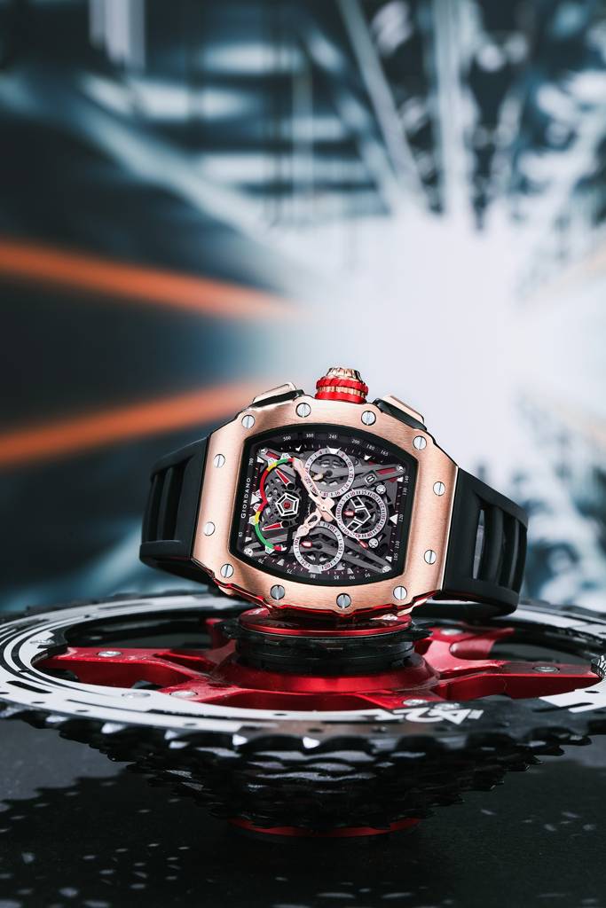 Giordano Multifunction Watch For Men With Day, Date, And 24-Hour Sub-Dial, Water Resistant Square Dial Unique De : GZ-50120-02